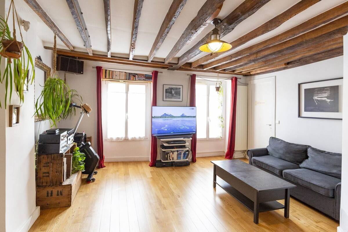 Appartement à PARIS-18E