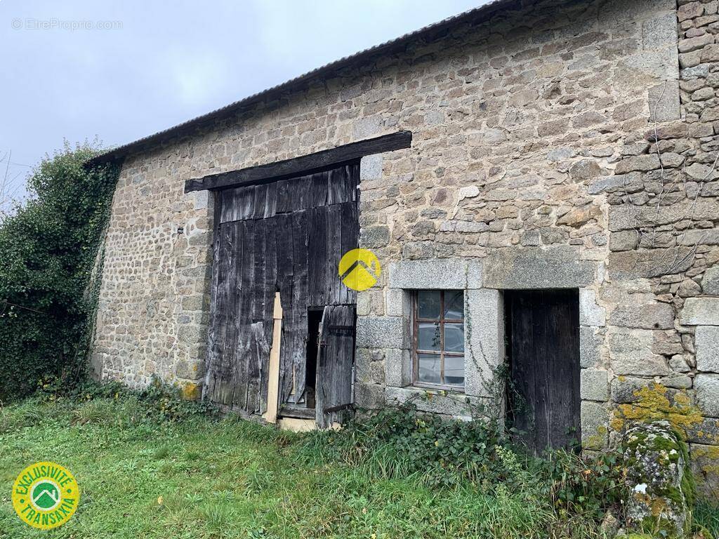 Maison à BOUSSAC