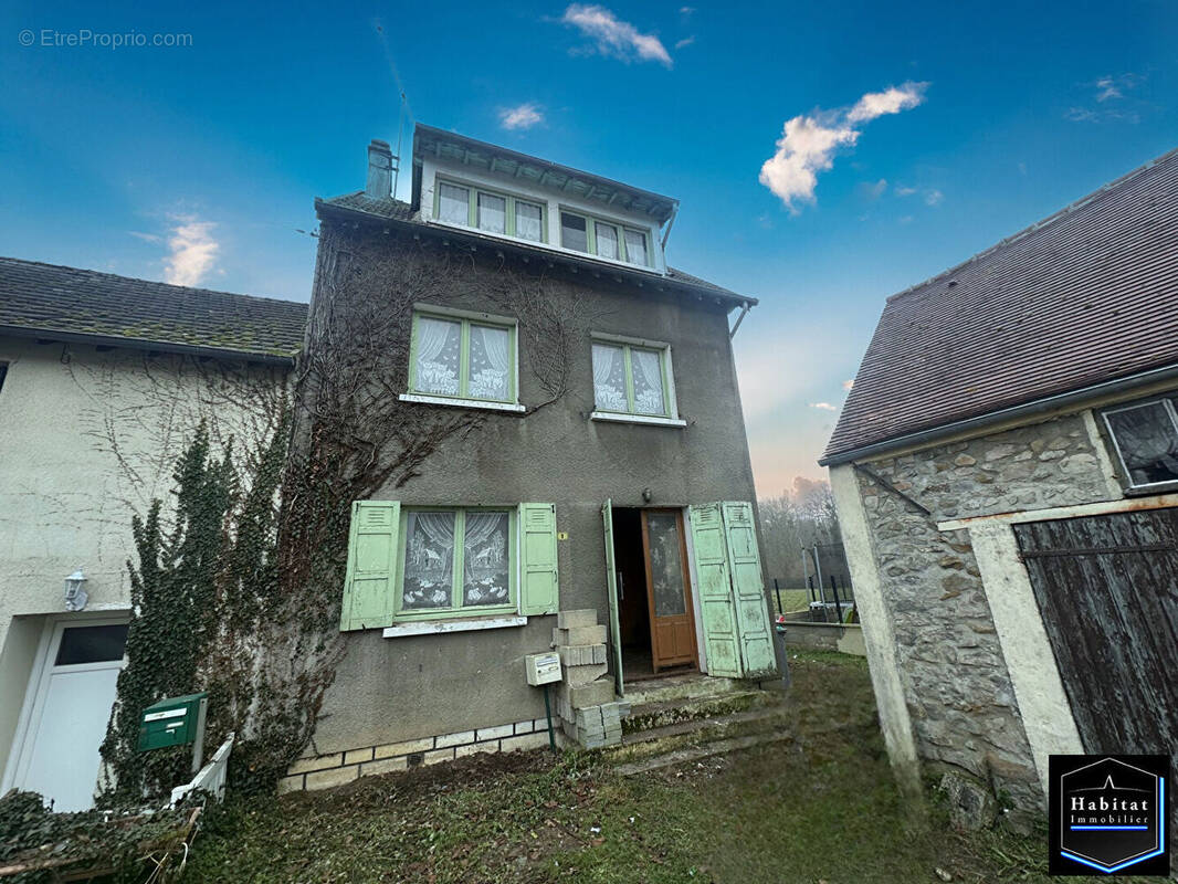 Maison à VER-SUR-LAUNETTE