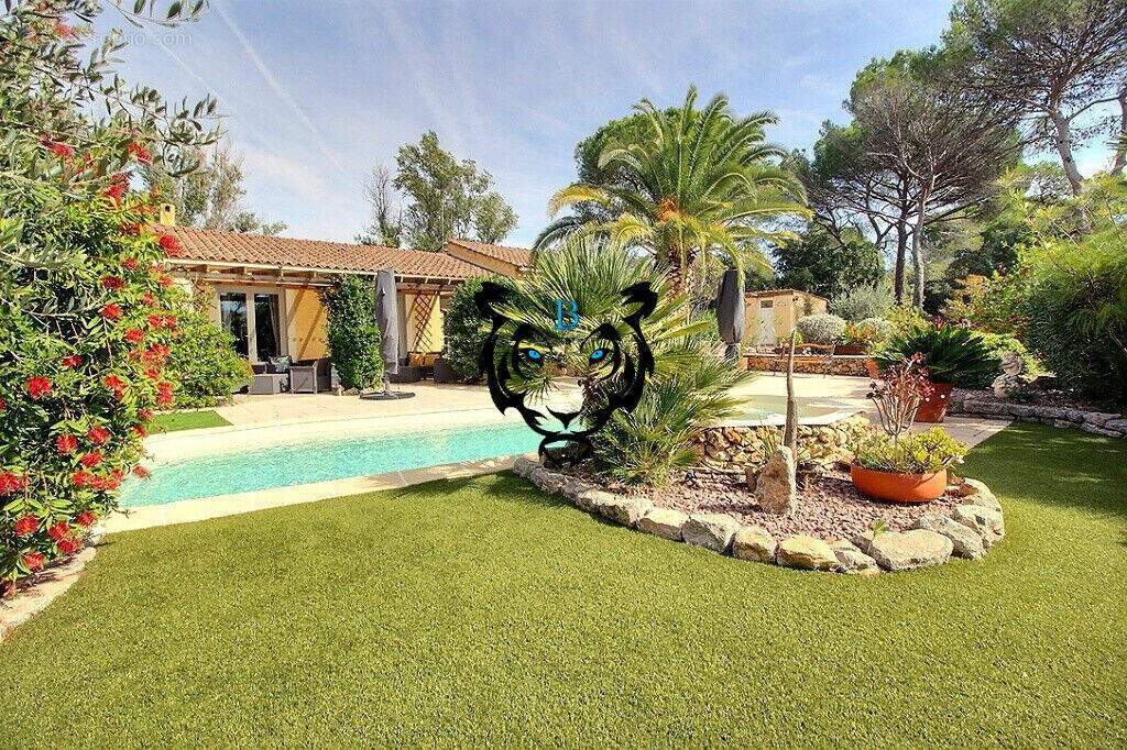 Maison à ROQUEBRUNE-SUR-ARGENS