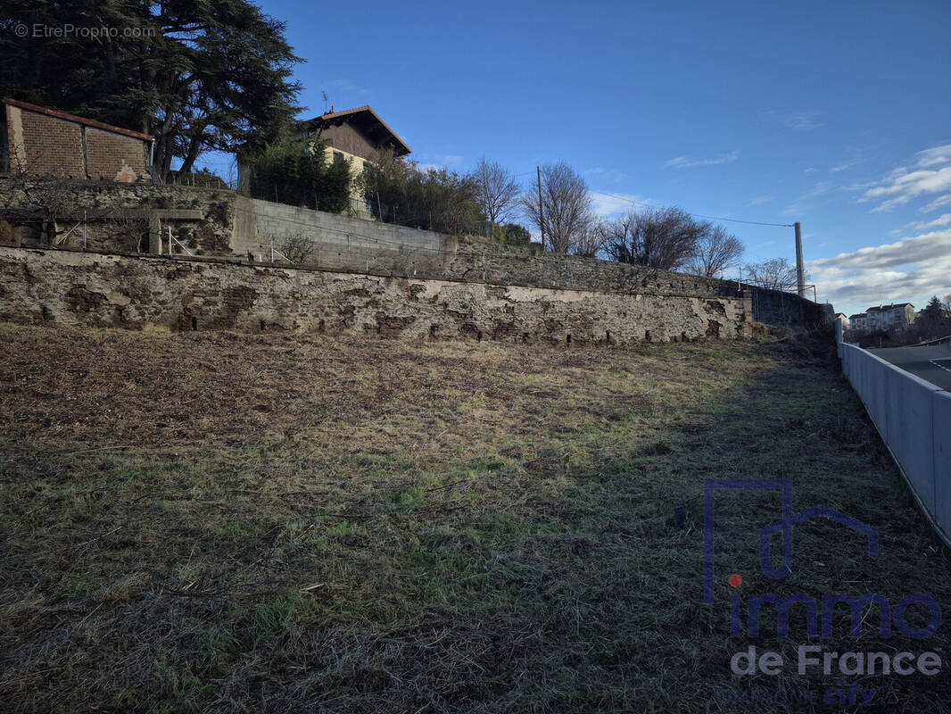 Terrain à SAINT-CHAMOND