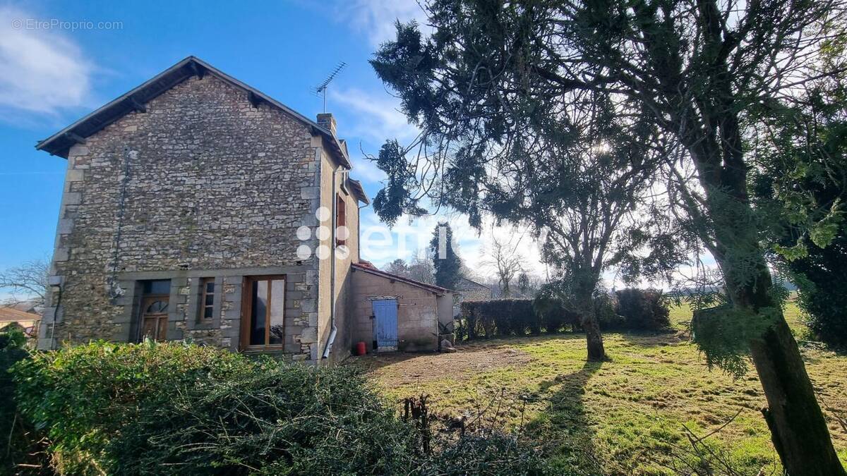 Maison à SAINT-ROMAIN