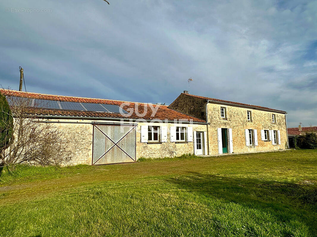 Maison à AUZAY