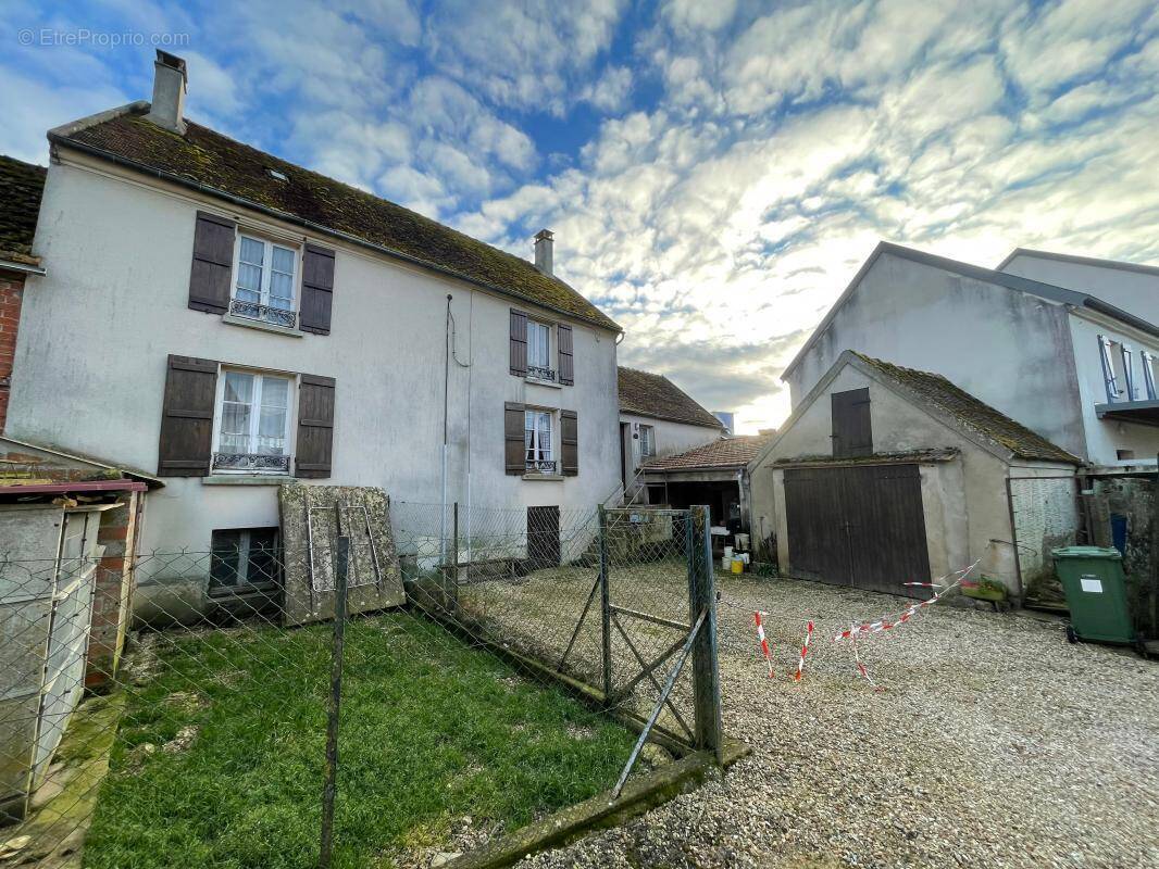 Maison à LIZY-SUR-OURCQ