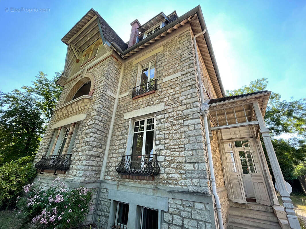 Maison à FONTAINEBLEAU