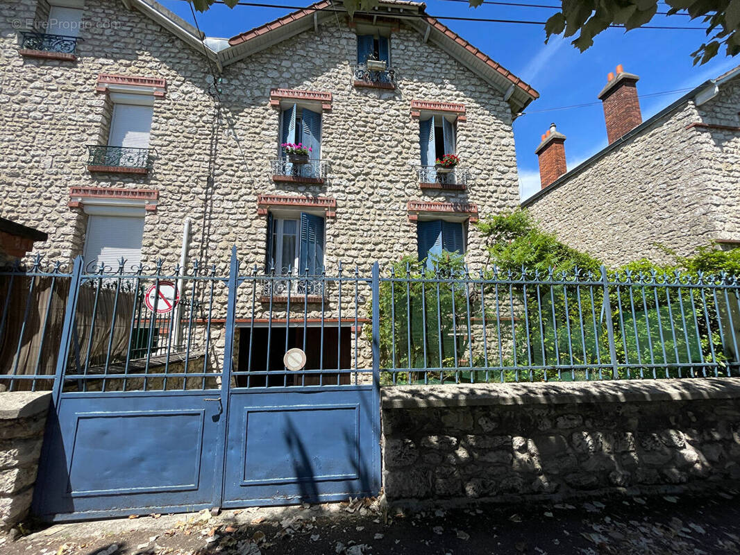 Maison à FONTAINEBLEAU