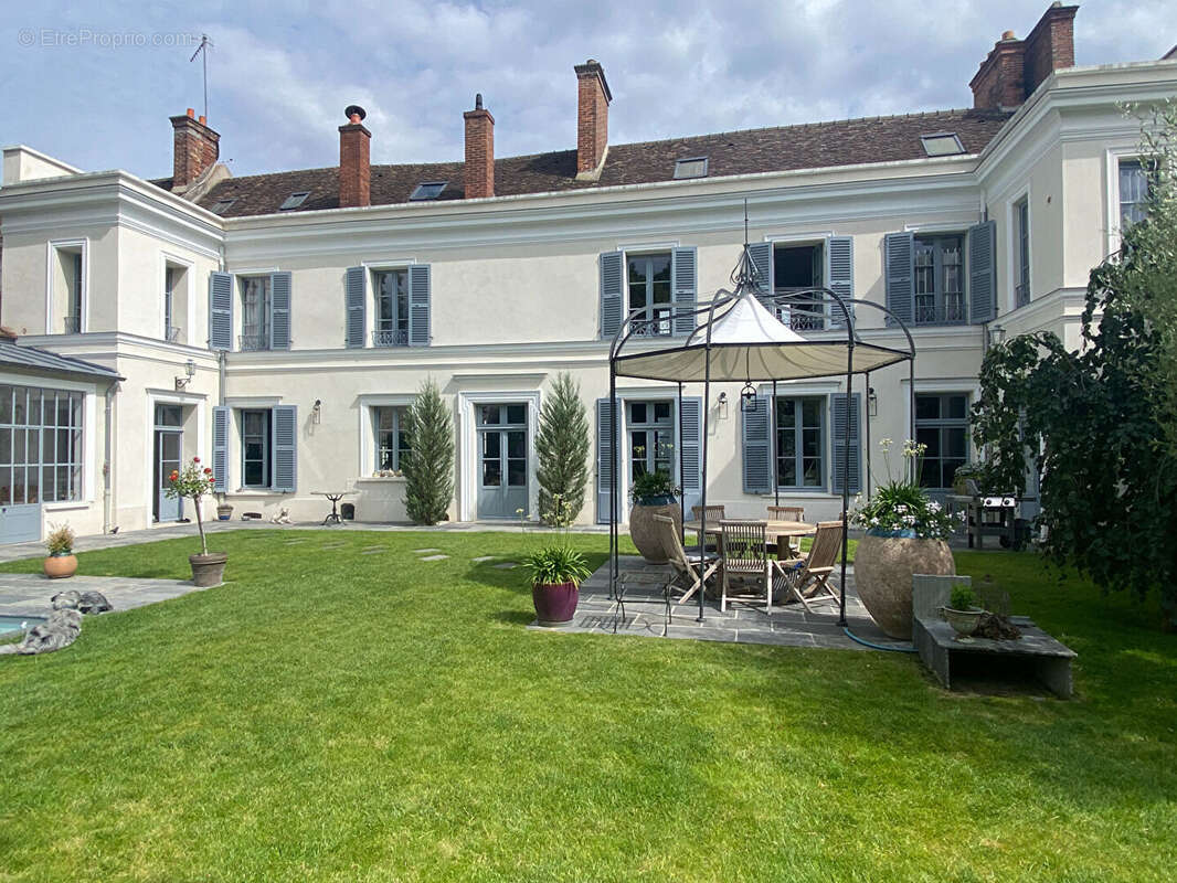 Maison à FONTAINEBLEAU