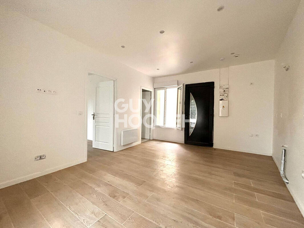 Appartement à AUBERVILLIERS