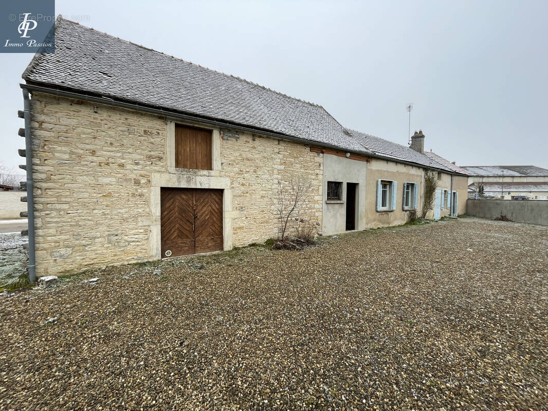 Maison à SAINTE-MARIE-LA-BLANCHE