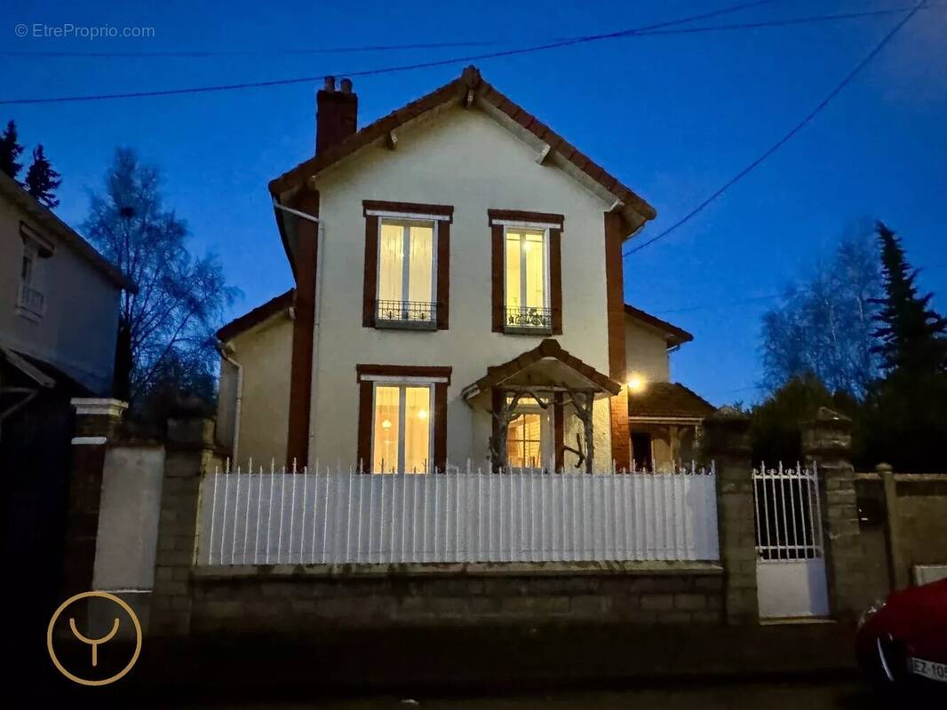 Maison à ROMILLY-SUR-SEINE