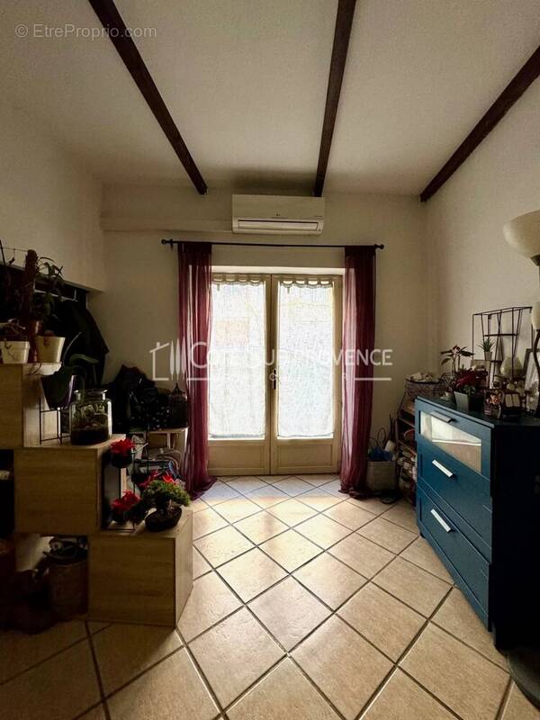 Appartement à VIOLES