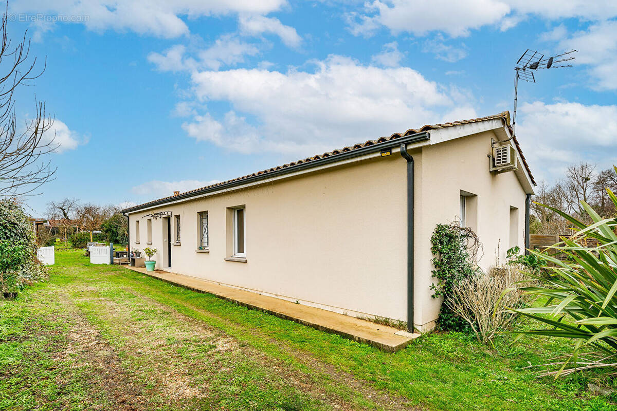 Maison à VAYRES