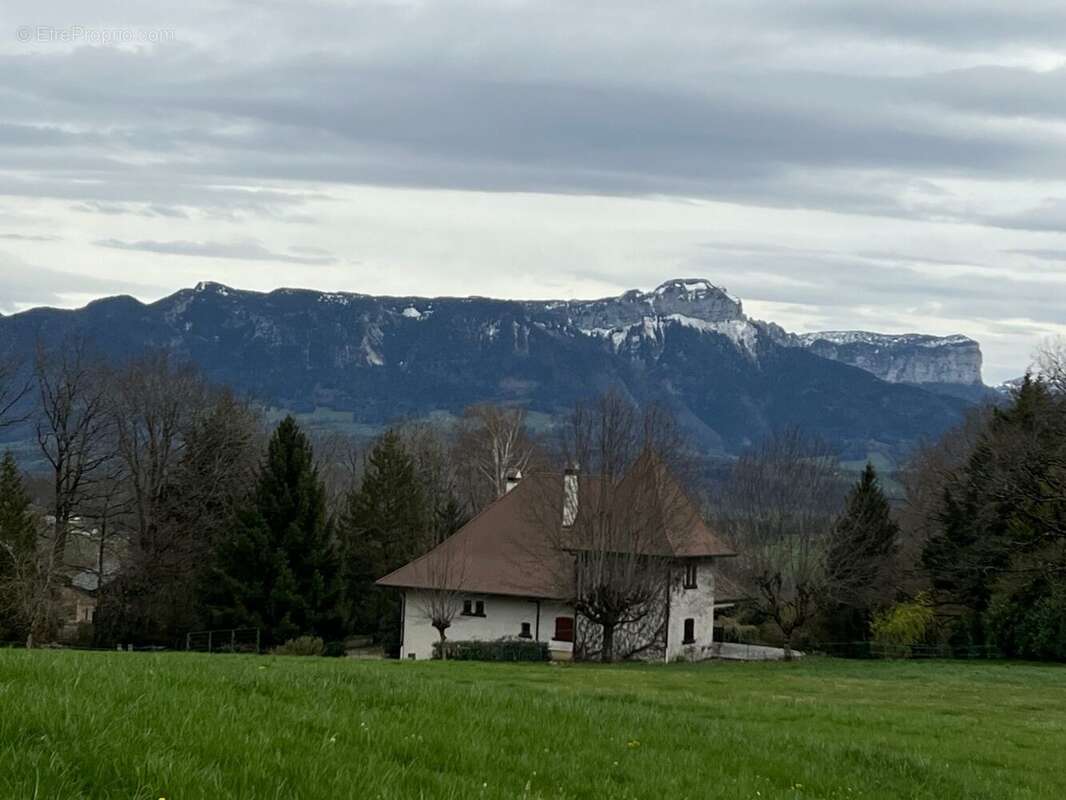 Maison à CRUSEILLES