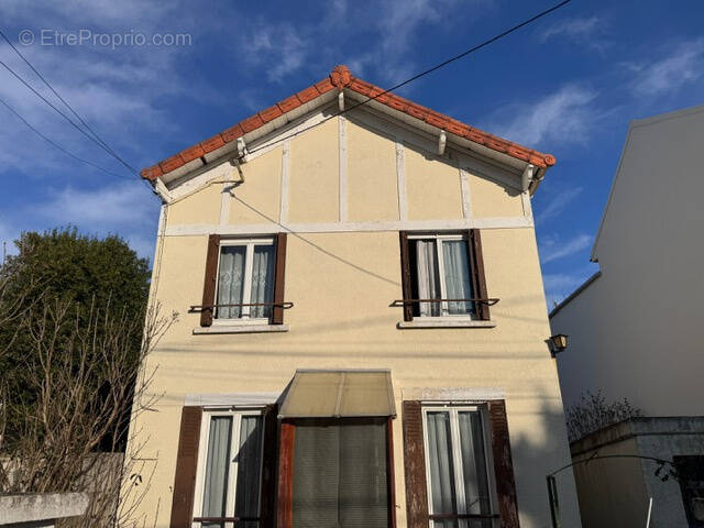 Maison à PARAY-VIEILLE-POSTE