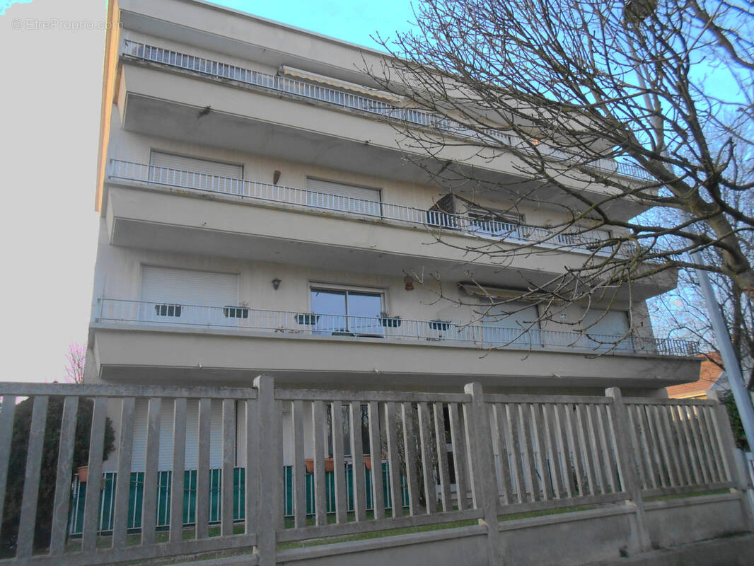 Appartement à CHENNEVIERES-SUR-MARNE