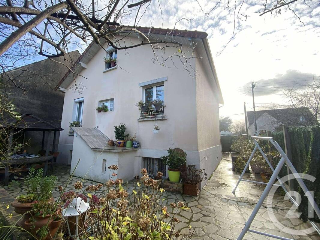 Maison à TREMBLAY-EN-FRANCE