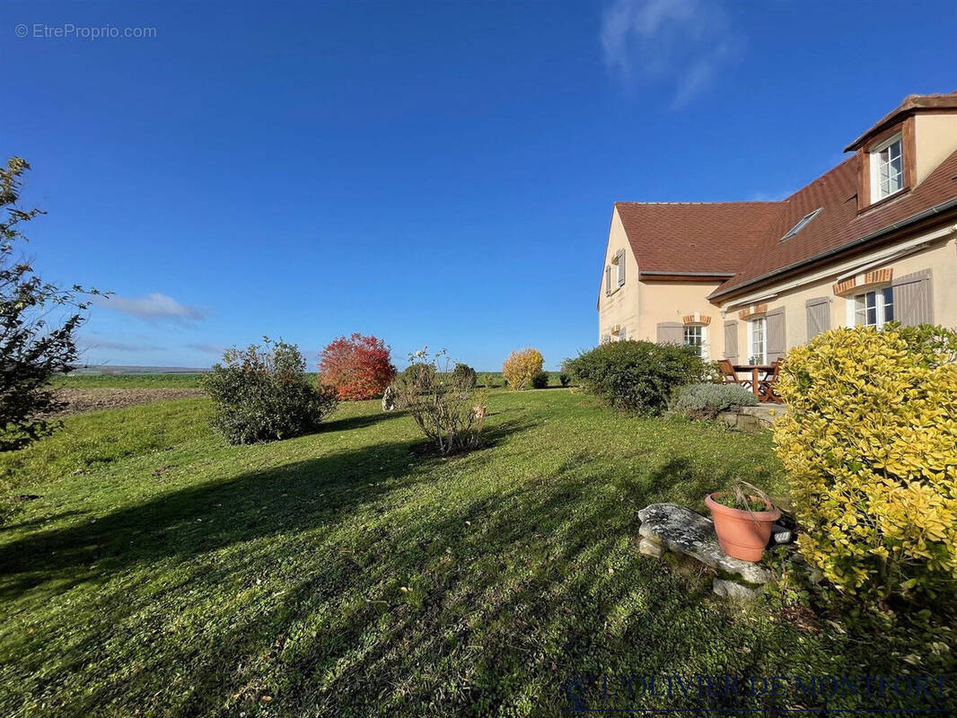 Maison à MONTFORT-L&#039;AMAURY