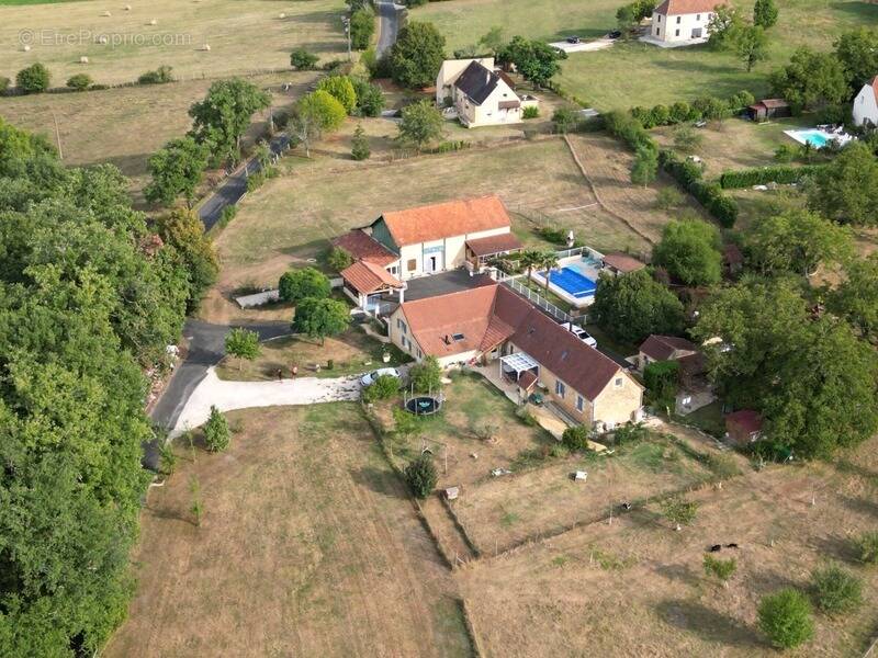 Maison à GOURDON