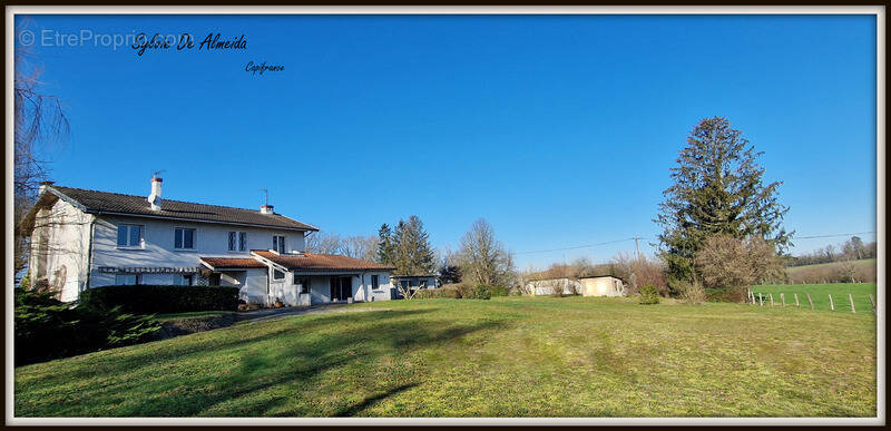 Maison à BAGE-LA-VILLE