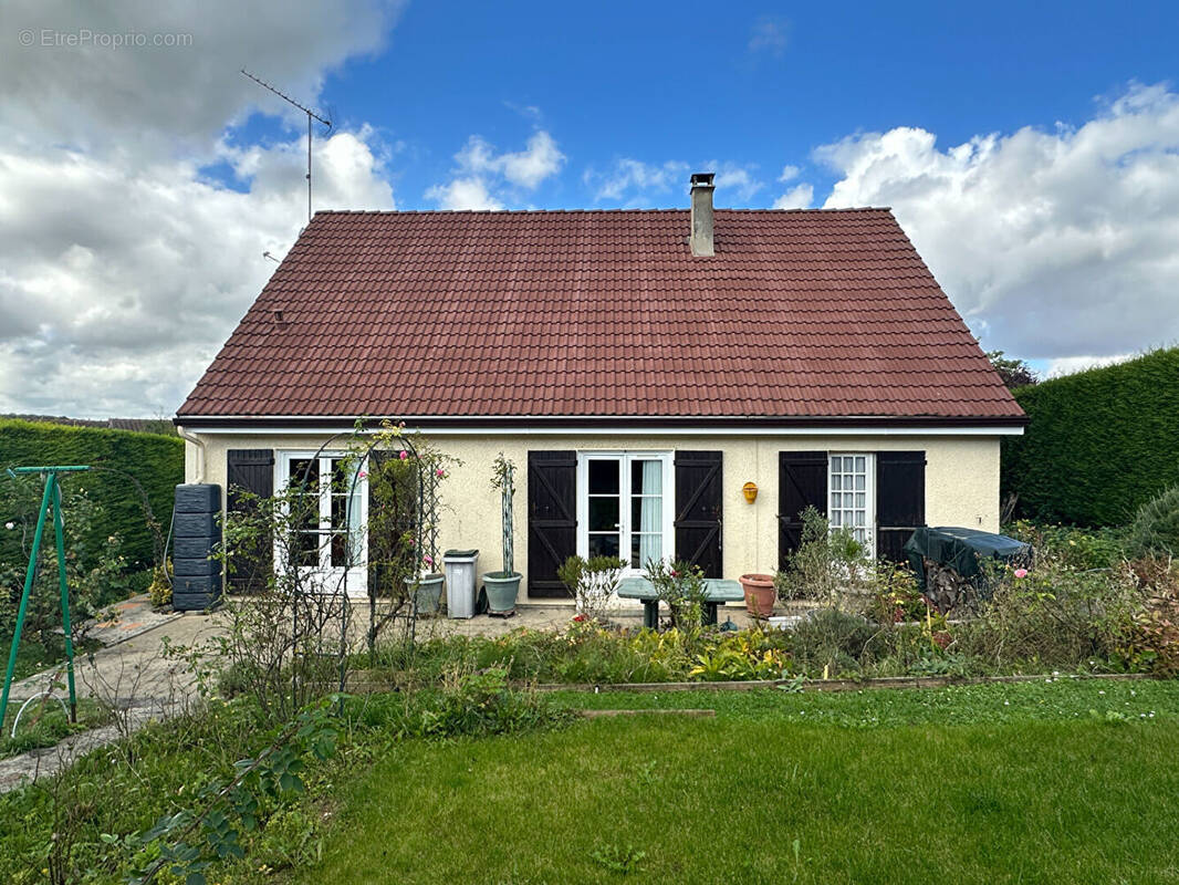 Maison à SAINT-OMER-EN-CHAUSSEE