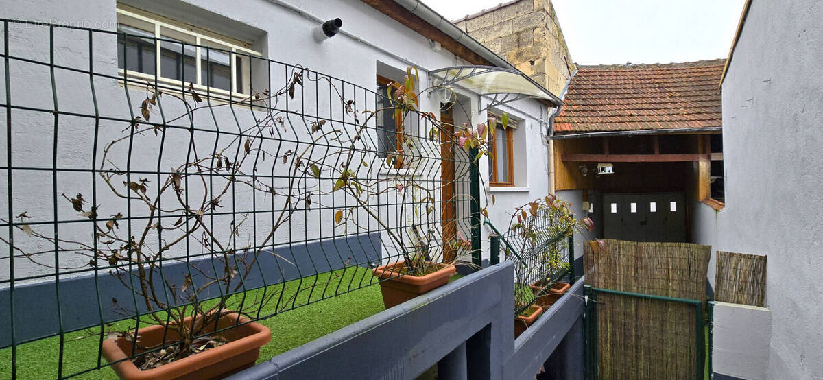 Maison à LONGUEIL-ANNEL