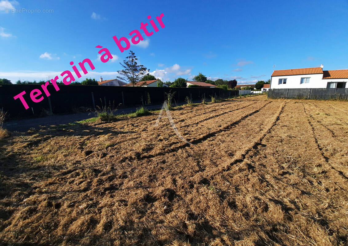 Terrain à LES SABLES-D&#039;OLONNE