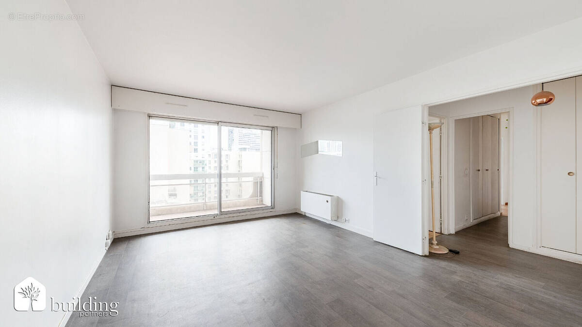 Appartement à COURBEVOIE