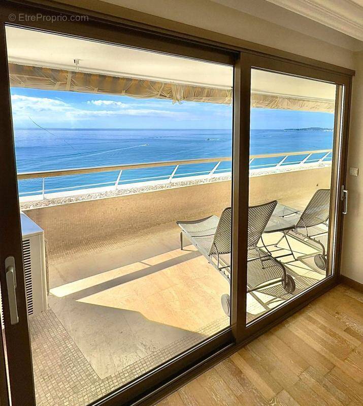 Appartement à VILLENEUVE-LOUBET