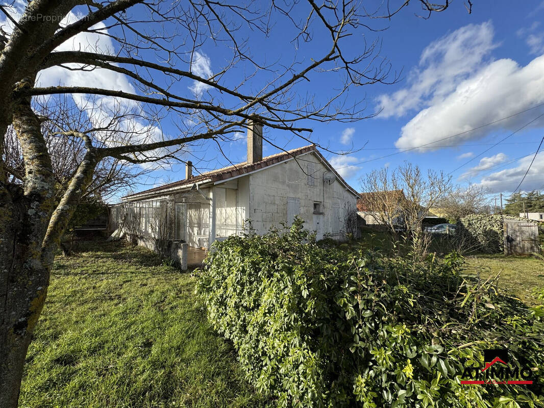 Maison à BARBEZIEUX-SAINT-HILAIRE