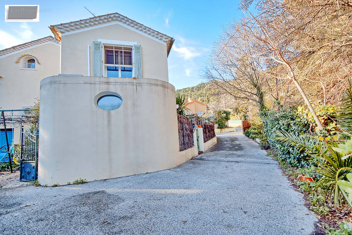 Appartement à LA VALETTE-DU-VAR