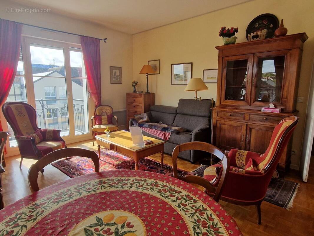 Appartement à VOISINS-LE-BRETONNEUX