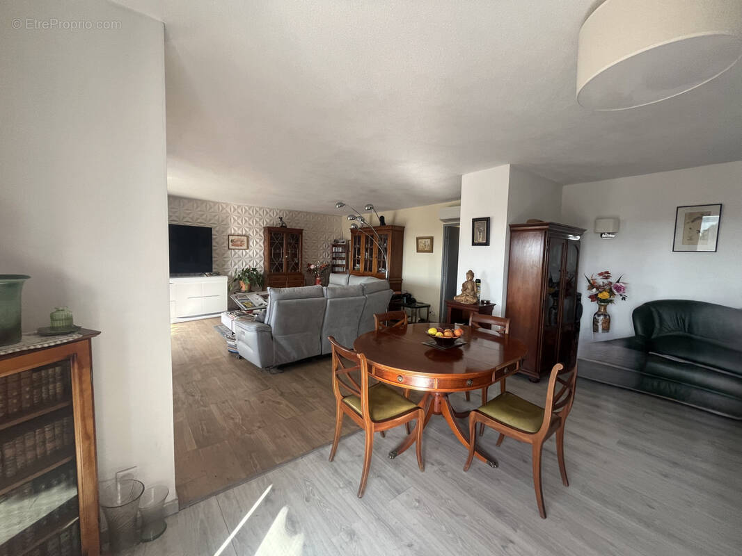 Appartement à VALLAURIS