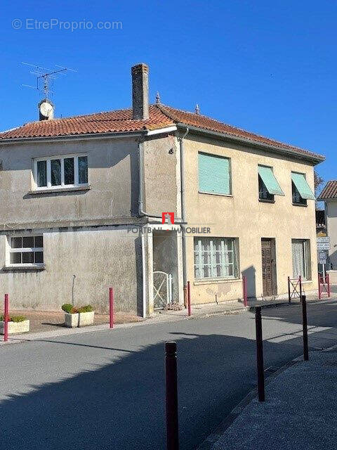 Maison à SAINT-ANDRE-DE-CUBZAC