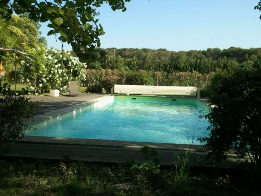 Maison à MAS-BLANC-DES-ALPILLES