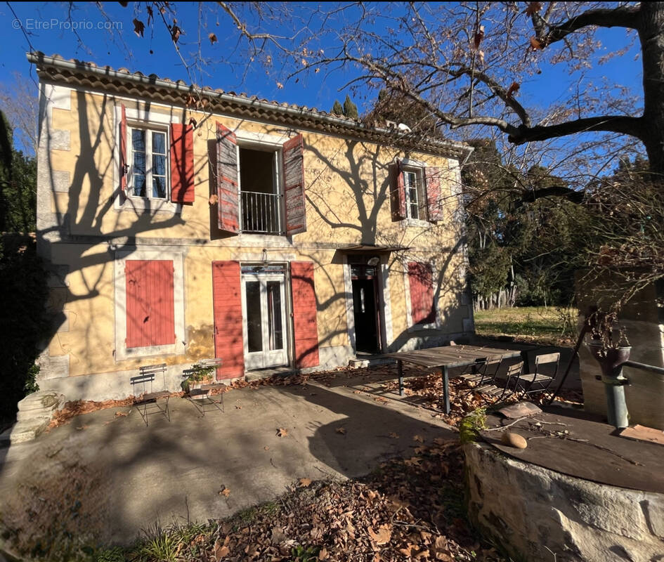 Maison à MAS-BLANC-DES-ALPILLES