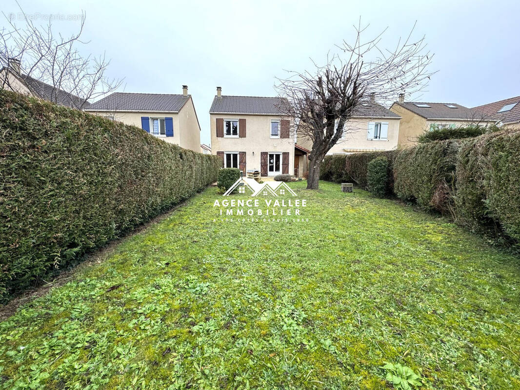 Maison à SAINT-PIERRE-DU-PERRAY