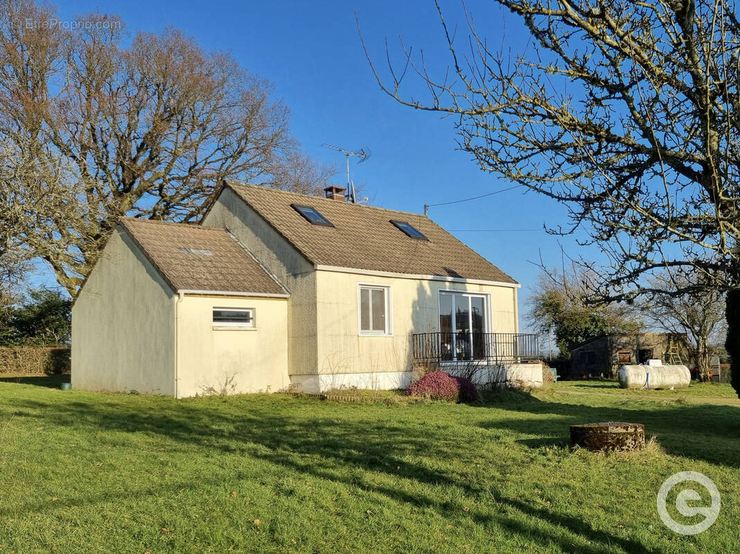 Maison à QUARRE-LES-TOMBES