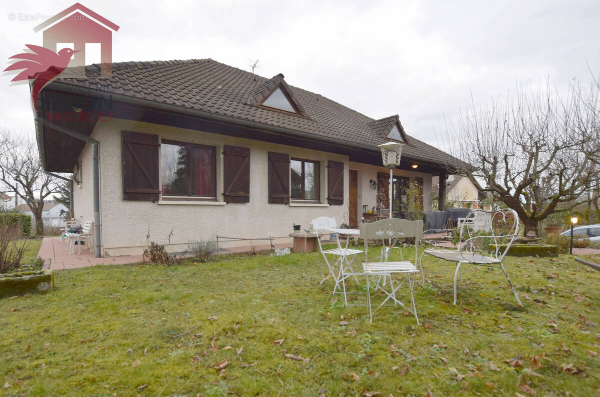 Maison à VIEUX-CHARMONT