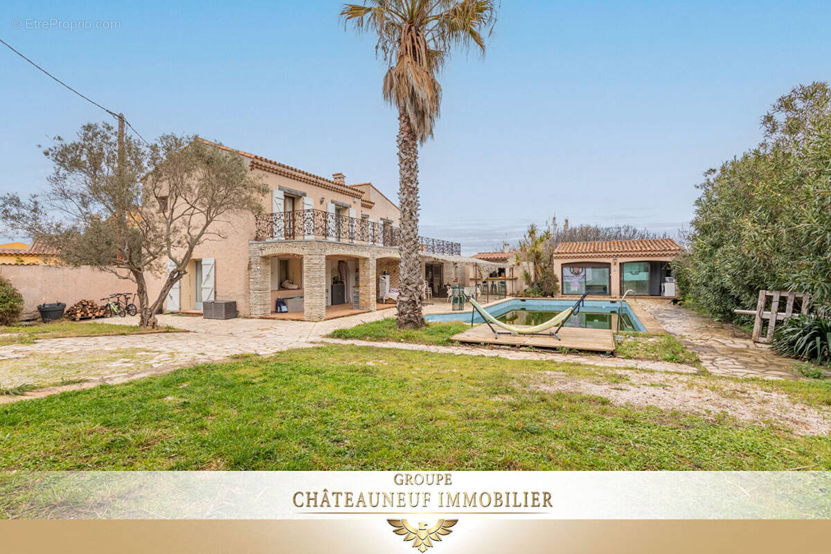 Maison à CHATEAUNEUF-LES-MARTIGUES