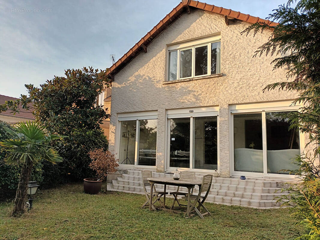 Maison à VIGNEUX-SUR-SEINE