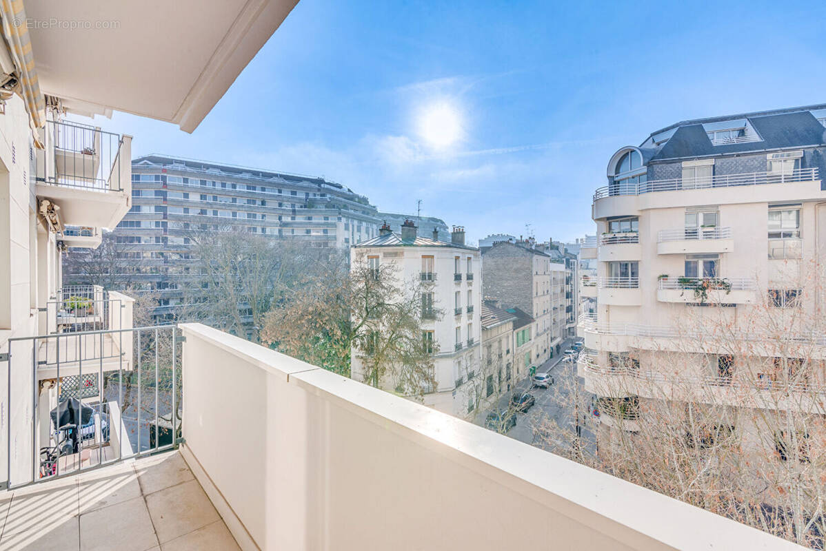 Appartement à PARIS-15E