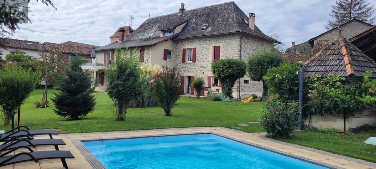 Maison à BAGNAC-SUR-CELE