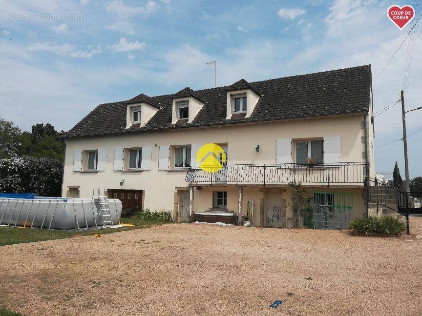 Maison à SAINT-AMAND-MONTROND