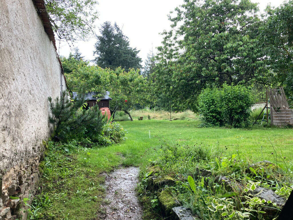 Maison à SAIL-SOUS-COUZAN