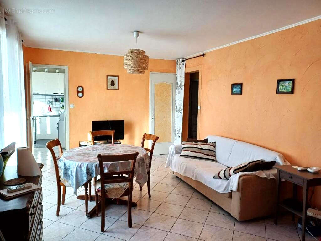 Appartement à LYON-8E