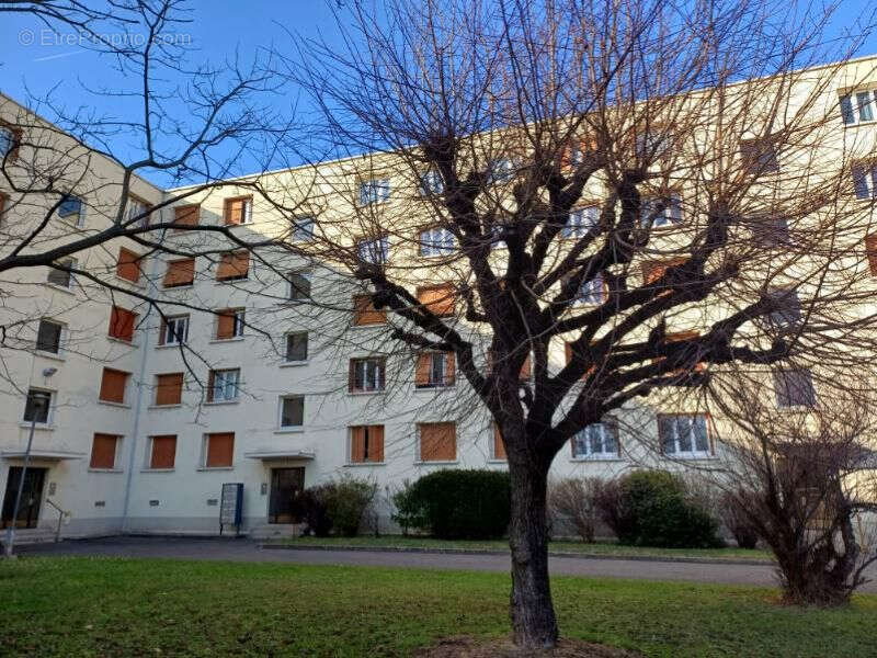 Appartement à LYON-8E