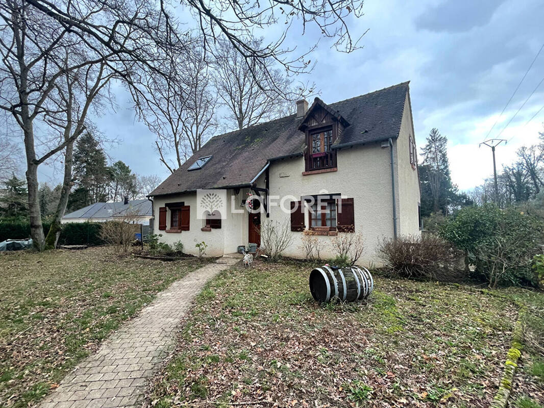 Maison à MOUSSEAUX-SUR-SEINE