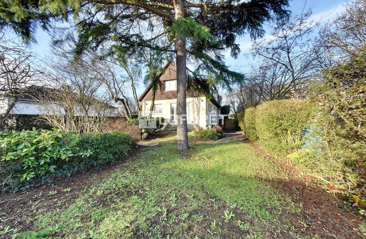 Maison à FLEURY-SUR-ORNE