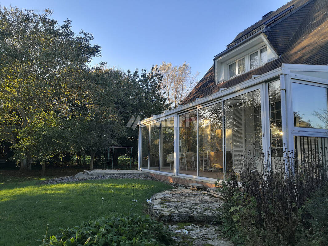 Maison à LONGUES-SUR-MER