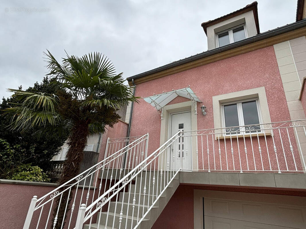 Maison à CHOISY-LE-ROI